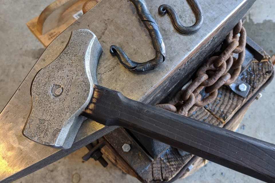Blacksmith Tongs Set Wolf Jaw V-Bit Tongs Beginner Bladesmith Anvil Vise  Forge
